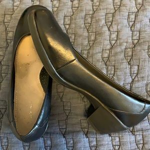 7.5w tom mccan black leather shies/ pumps